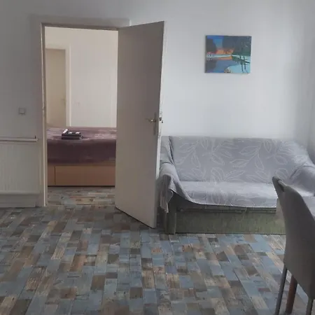 Apartman Mit Garten Zentrumnah